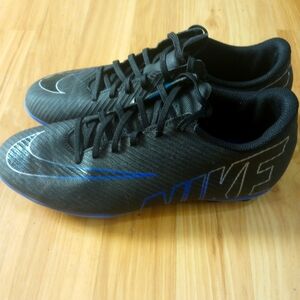 Nike Mercurial soccer cleats size 6